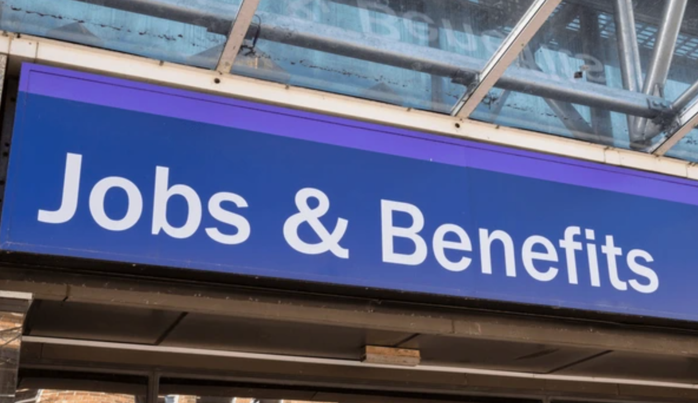 UK labour market continues to weaken Banner Photo