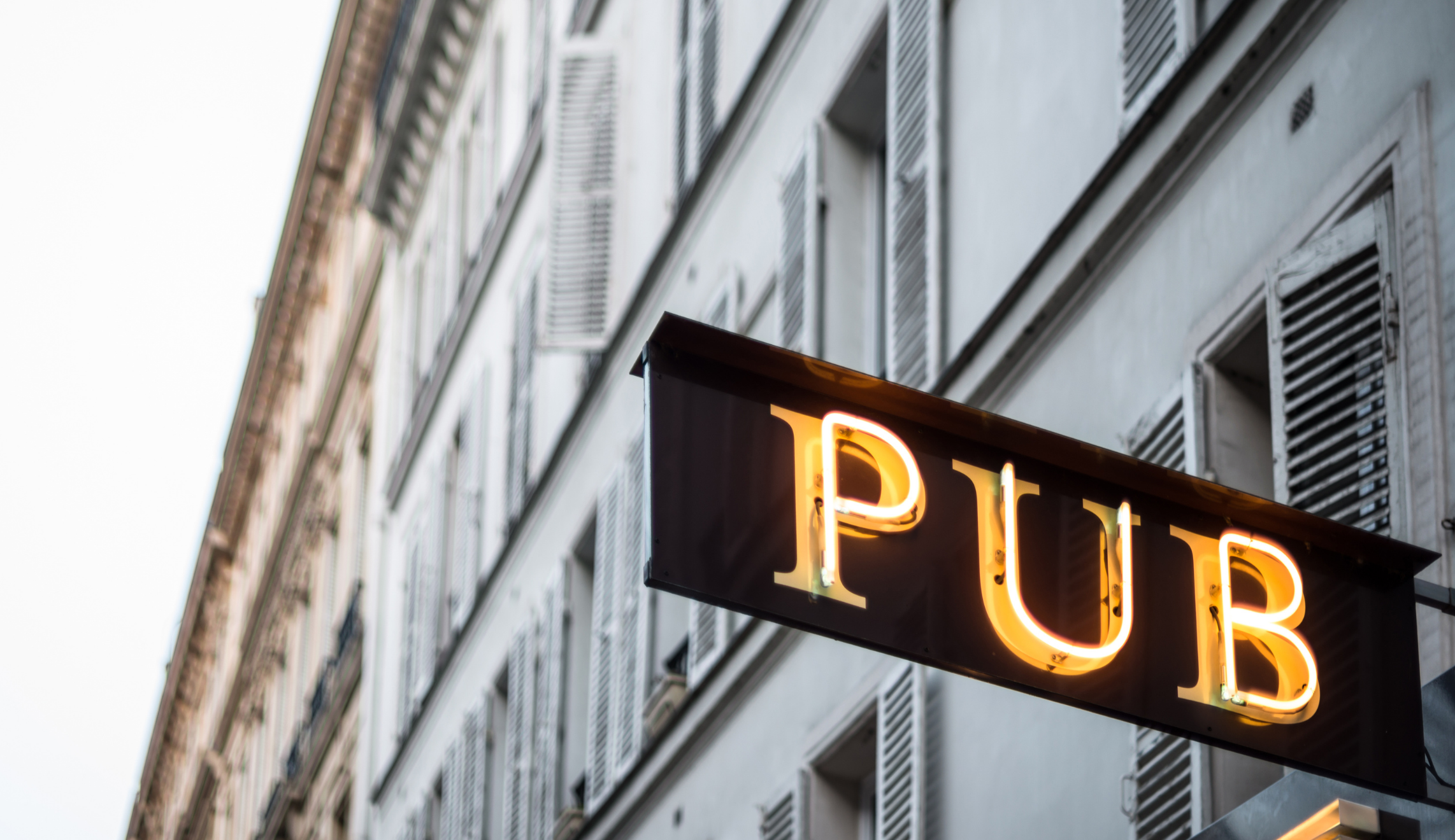 Government calls time on red tape for pubs, clubs, and restaurants Banner Photo